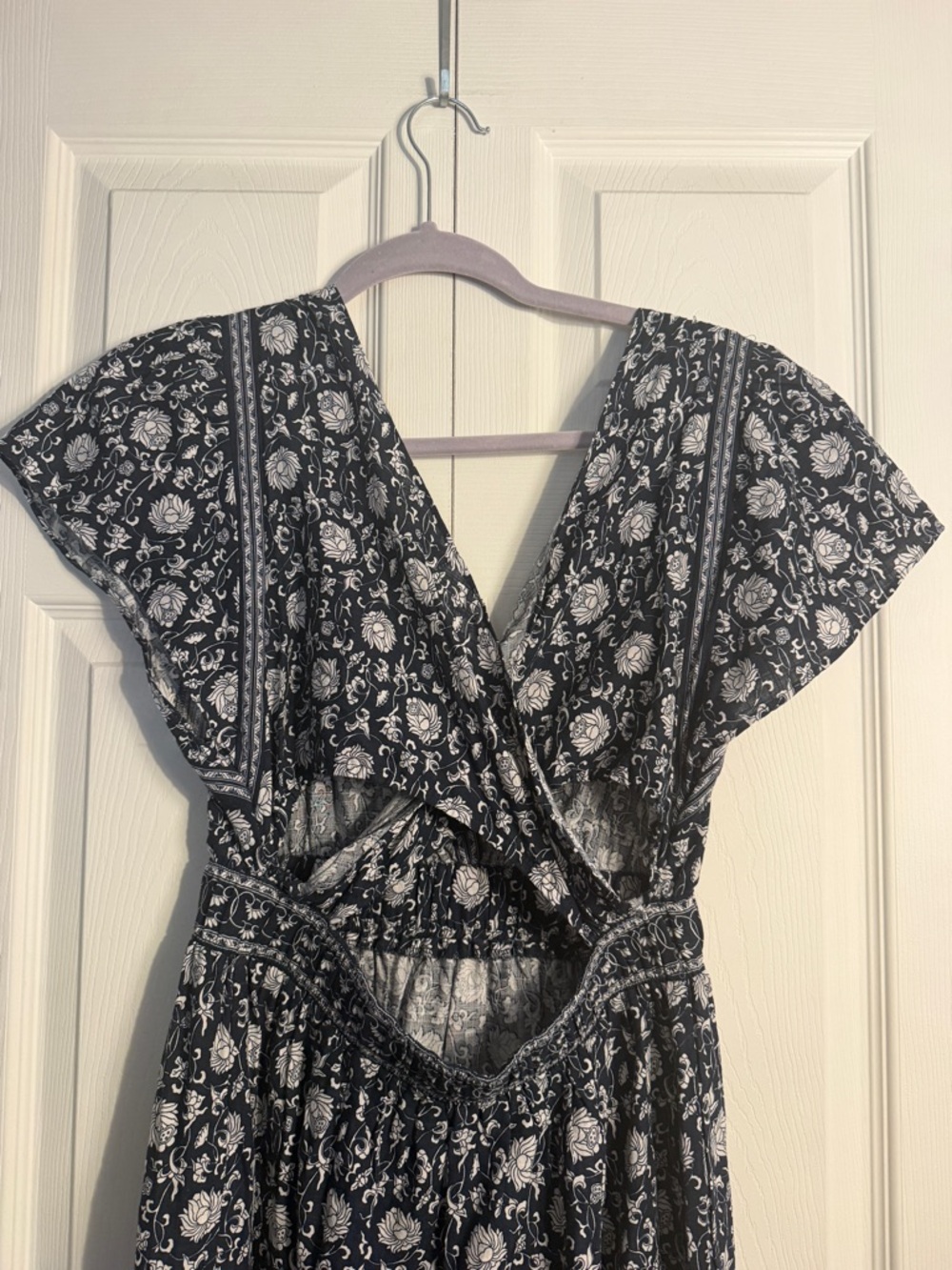 Max Studio maxi dress navy and white size small - Picture 7 of 8